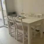 Linda *