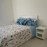 Linda *